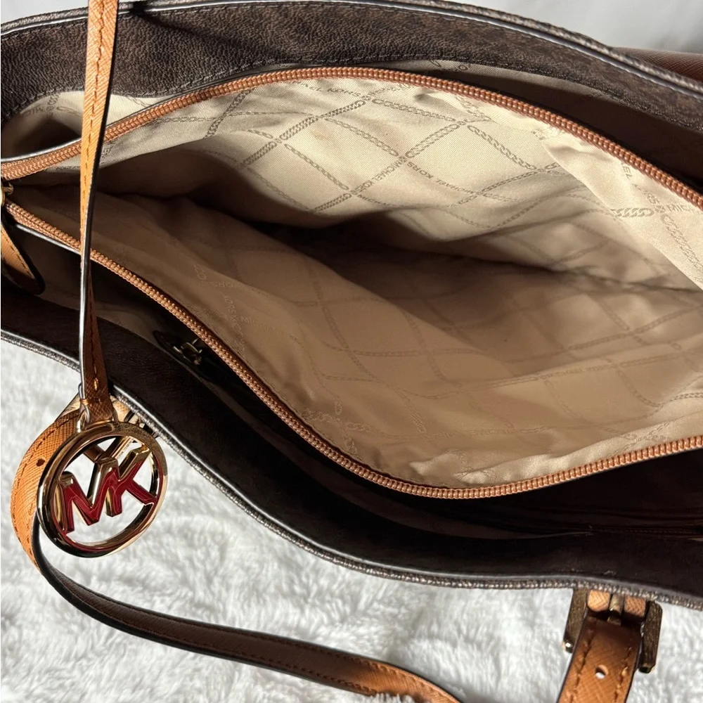 Michael Kors MK Brown Signature Tote Purse Shoulder Bag - Picture 5 of 7